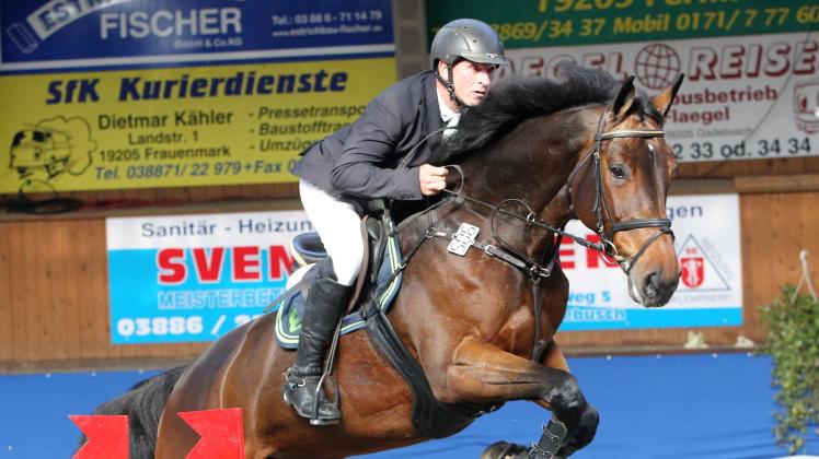 Die siebenjährige Stute Lady Carambola Cor zählt zu den derzeit erfolgreichsten Pferden im Stall von Jörg Möller. 