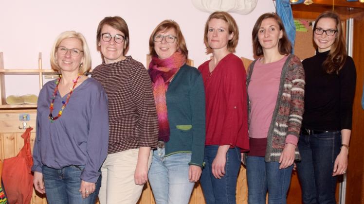 Erzieherinnen und Mütter ziehen an einem Strang: Iris Lage, Michaela Beersiek, Simone Scheffer, Jennifer Hobrücker, Josefine Roßberg und Dorothee Stöterau (von links). 