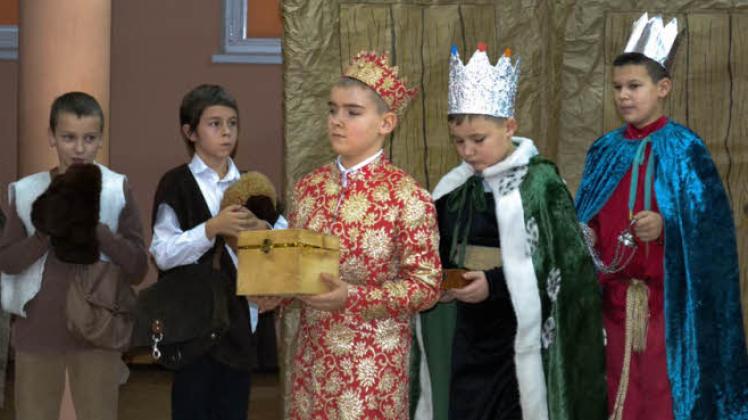 Die Grundschüler von Szczaniec führen jedes Jahr ein Krippenspiel auf. 