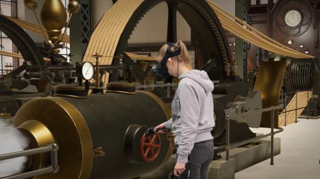Mit VR-Brille: Reise in die Vergangenheit an einer historischen Dampfmaschine in der Speicherstadt.