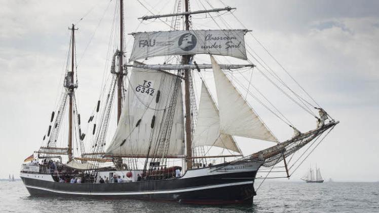 Die „Thor Heyerdahl“ kann nach der Entscheidung zu den Traditionsschiffen weiter Stammgast der Hanse Sail in Rostock bleiben. 