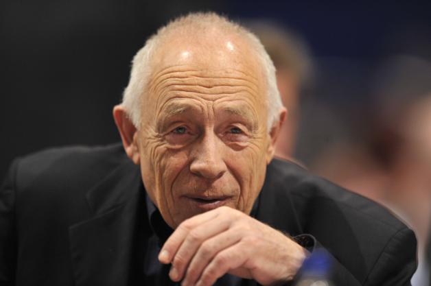 Zuletzt fungierte Heiner Geißler als Vermittler beim Projekt Suttgart 21. Zuletzt fungierte Heiner Geißler als Vermittler beim Projekt Suttgart 21.