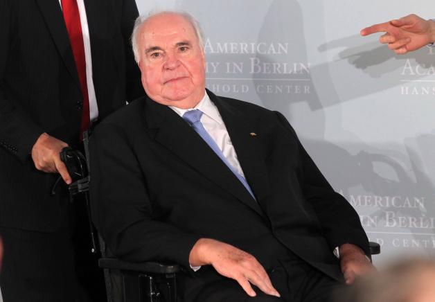 Helmut Kohl war bisher als längster Bundeskanzler Deutschlands im Amt.