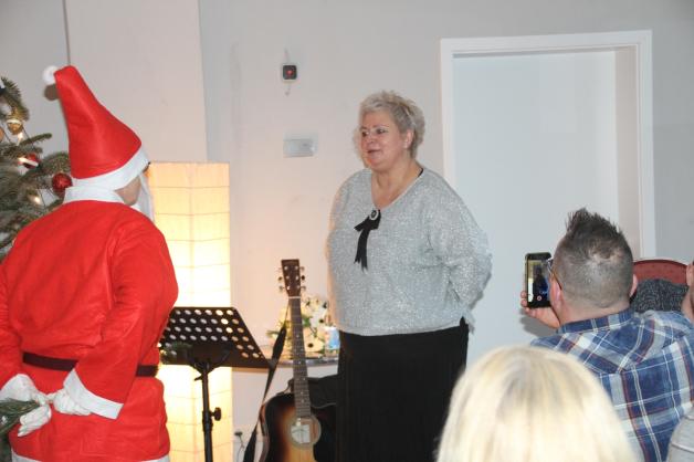 Bürgermeisterin Andrea Sielaff trug „Advent“ vor. Bürgermeisterin Andrea Sielaff trug „Advent“ vor.