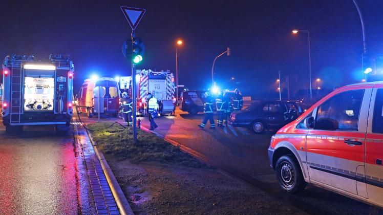 Verkehrsunfall in Rostock - Fahrzeugführer verstorben