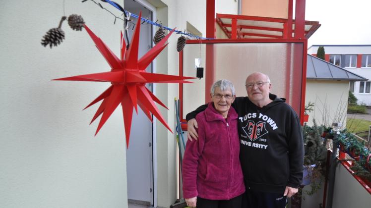 Erika und Eberhard Schmid sind froh, in ihrer altersgerechten Wohnung leben zu können. 