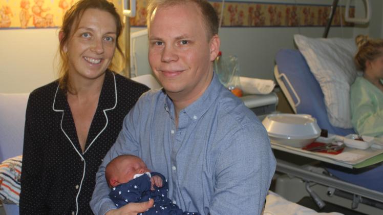 Glücklich über die Geburt ihres ersten Kindes sind die Schweden, Louise und Marcus Karjalainen. Der Junge hat bislang noch keinen Namen erhalten.  Fotos: mapp 