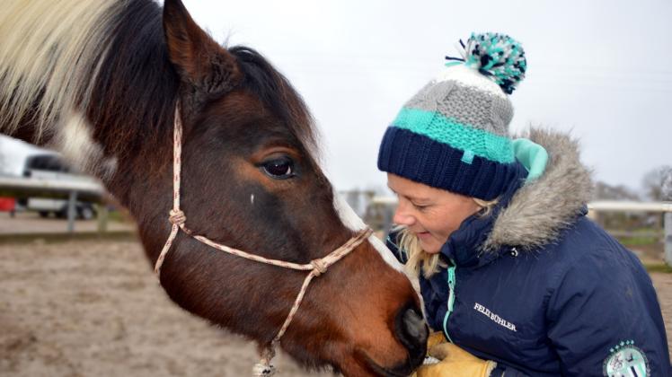 Ein gutes Team: Horsemanship-Trainerin Tanja Kirchhoff half Pony „Gondor“ dabei, ein Schulpferd zu werden.