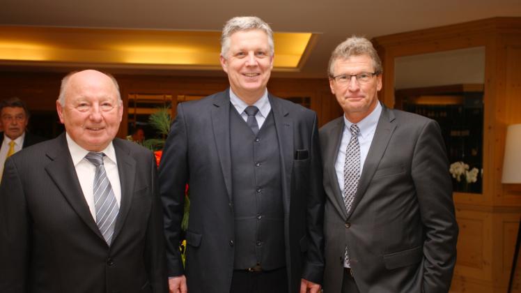 Drei FDP-Spitzen beim Drei-Königstreffen: (von links) Kreistagsfraktionsvorsitzender Manfred Breiter, Kreisvorsitzender Jörg Hansen und Minister Bernd Buchholz.