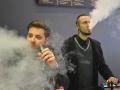 Maxim Schuster und Denis Teßmann verkaufen im  Schweriner Laden  Luxury Vape E-Zigaretten.