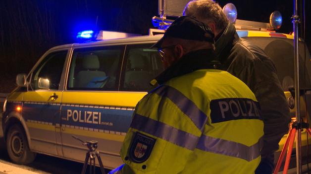 924_8720.00_01_42_18.Standbild013.jpg 924_8720.00_01_42_18.Standbild013.jpg