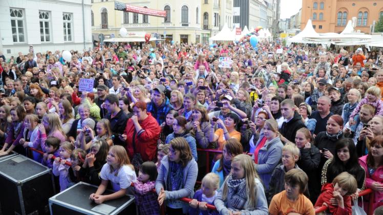 Dicht an dicht gedrängt: Zum Altstadtfest kamen in den vergangenen Jahren an vier Tagen jeweils bis zu 100 000 Besucher.