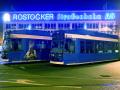 Straßenbahnen stehen aauf dem Hof der Rostocker Straßenbahn AG in Rostock, während sich die Beschäftigten zum Warnstreik versammeln.