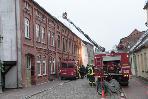 Beim Löschen des Wohnungsbrandes in Krakow am See im Januar waren auch die Langhagener Kameraden dabei.  
