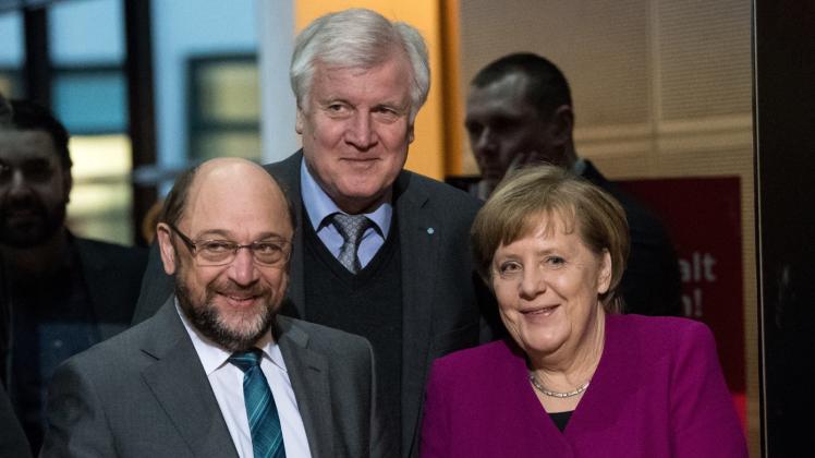 Gut Lachen? Die Parteichefs Schulz (SPD, l), Seehofer (CSU) und Merkel (CDU).