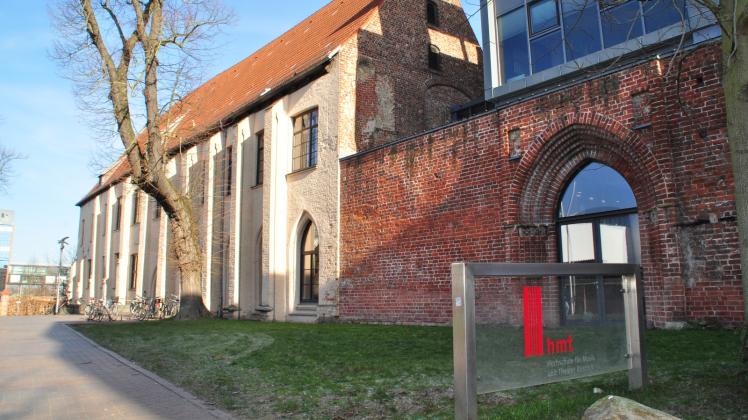 Die Hochschule für Musik und Theater ist im denkmalgeschützten Kloster zum St.-Katharinenstift angesiedelt. Das erschwert die Suche nach einem möglichen Anbauplatz.