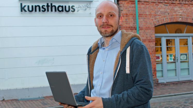 Daniel Nordhoff-Vergien bietet als Software-Entwickler im Kunsthaus Workshops an. 