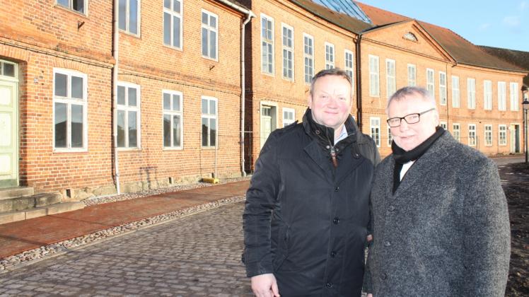 Sie sind froh, dass der Kauf des Prinzenpalais’ endlich geklappt hat: Vewoba-Chef Harry Lutzke (l.) und Reinhard Mach.