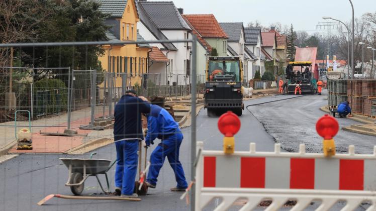Noch gilt eine Pflicht, Anlieger an den Kosten des Straßenausbaus zu beteiligen. In Rostock sollte sich das bald ändern, fordert Sybille Bachmann. 