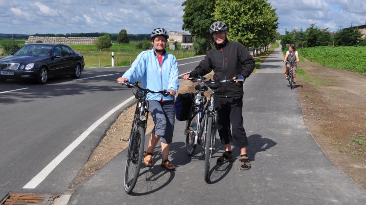 Viele Urlauber kommen mit dem Fahrrad ins Sternberger Seenland, so auch Ulla und Bernd Pfaff aus Pirna. 