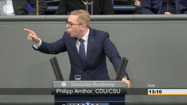 Der CDU-Abgeordnete Philipp Amthor aus Vorpommern während seiner Rede. 