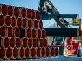 Nord Stream 2 hat bereits einen Großteil der 200  000 Rohre an die Verlegeplätze bringen lassen. 
