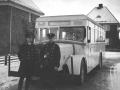 Zwischen Lankow Siedlung und der Hubertusstraße verkehrte Mitte der 1930er-Jahre ein Omnibus des Herstellers Büsing. 