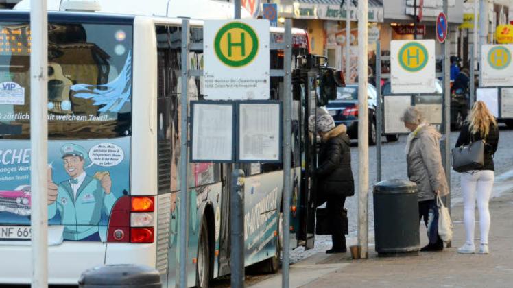 Für viele ältere Menschen ist der Bus die einzige Möglichkeit, um günstig von A nach B zu gelangen.