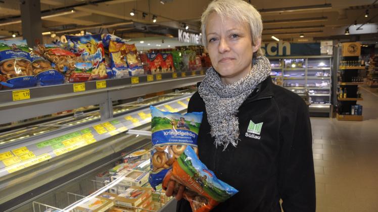 Die stellvertretende Marktleiterin Monique Ulbrich kennt die Vorlieben der Kunden: Russisches Kringelgebäck steht hoch im Kurs. Die stellvertretende Marktleiterin Monique Ulbrich kennt die Vorlieben der Kunden: Russisches Kringelgebäck steht hoch im Kurs.