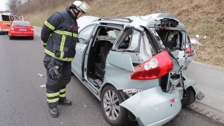 70-Jährige Prallt Mit Lkw In Auto Einer Großfamilie: Sieben Verle | SHZ