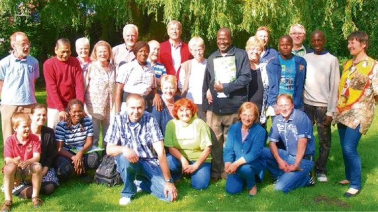 Bis zum 16. August in Aukrug: Die Reisegruppe aus Sien mit ihren Gastfamilien und weiteren Mitgliedern des Vereins "Partnerschaft Aukrug-Sien".