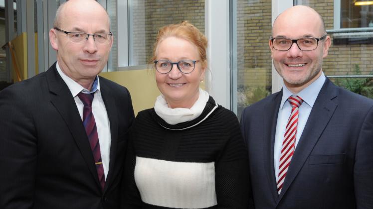 Die neue Geschäftsführung des Diakonissenkrankenhauses: Dr. Christian Peters (r.), Friederike Hohmann und Ingo Tüchsen. 
