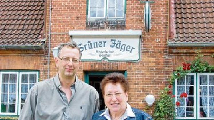 Den historischen Gasthof "Grüner Jäger" hat Christa Schentek vor 20 Jahren übernommen. Ihr Sohn Dietmar wird ihn in Zukunft führen. Foto: Meise