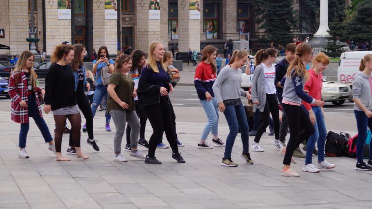 Das gemeinsame Erlernen von Tänzen gehörte zum Programm der Schüler aus Deutschland, Polen und der Ukraine. 