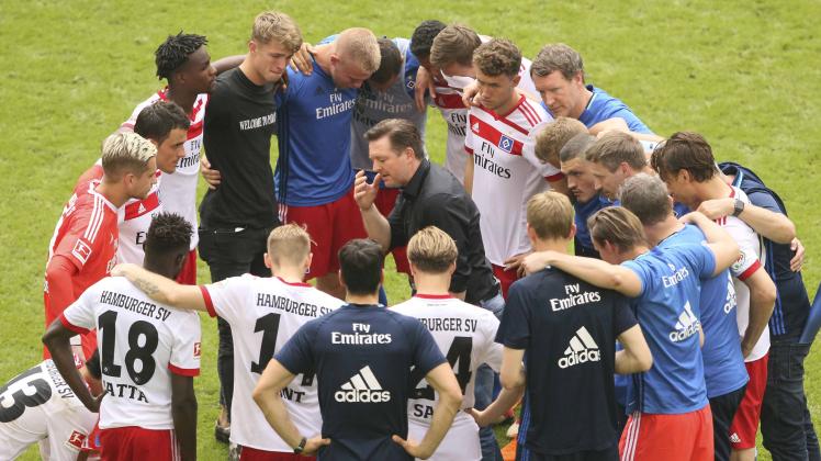 Der 2:1-Sieg gegen Borussia Mönchengladbach reichte nicht. Der Abstieg des HSV hatte sich bereits vorher angekündigt. 