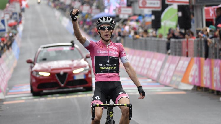 Der Brite Simon Yates hat seine Führung beim Giro d&apos;Italia ausgebaut.