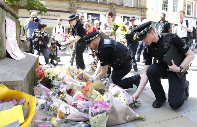 Im Zentrum von Manchester wurden Blumen abgelegt. Im Zentrum von Manchester wurden Blumen abgelegt.