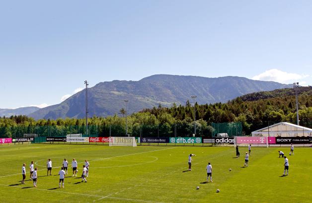 In der Idylle Südtirols wird sich die deutsche Nationalmannschaft ab Mittwoch auf die WM vorbereiten.