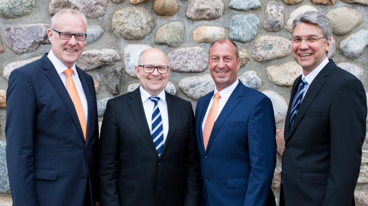 Fröhlicher Vorstand (v. li.): Kay Schäding, Markus Baumann, Holger Wrobel und Karsten Voß. 