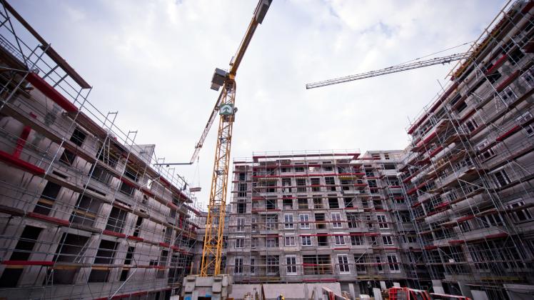 Betrieb auf der Baustelle: 768 neue Wohnungen planen kommunale Gesellschaften in diesem Jahr in MV.