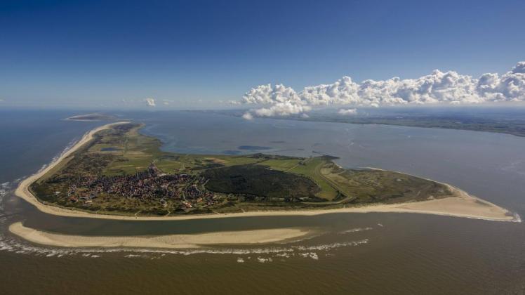 Ein Luftbild der Insel Langeoog.