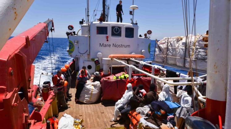 Bei einer Aktion im Mittelmeer haben die deutschen Seenotretter 128 Migranten vor einigen Tagen das Leben gerettet.