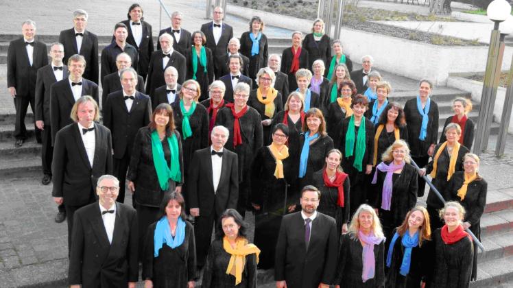 In der Singakademie Rostock sind derzeit rund 60 Mitglieder vereint. Sie fiebern bereits dem Festakt zu ihrem 200. Jubiläum im Oktober entgegen. Dann wollen sie „Die Jahreszeiten“ von Joseph Haydn aufführen.