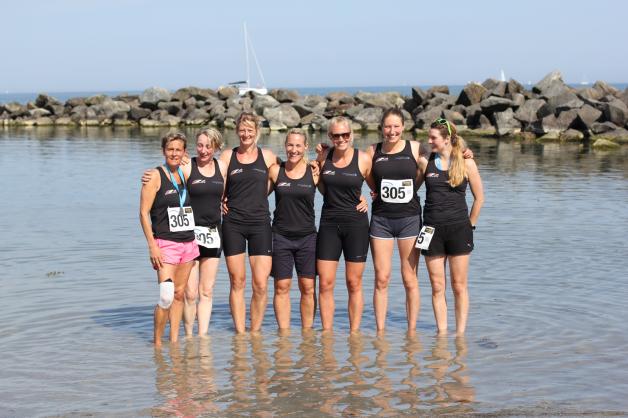 Fünfte bei den Frauen wurde das Team aus Flensburg und Sörup mit (von links) Kirsten Sellmer, Gunda Nielsen, Kristina Iversen, Katrin Hammon, Sina Will, Philine Teupke und Stefanie Arnold-Richard. Es fehlen Franzi Hansen und Frauke Werlein. Fünfte bei den Frauen wurde das Team aus Flensburg und Sörup mit (von links) Kirsten Sellmer, Gunda Nielsen, Kristina Iversen, Katrin Hammon, Sina Will, Philine Teupke und Stefanie Arnold-Richard. Es fehlen Franzi Hansen und Frauke Werlein.
