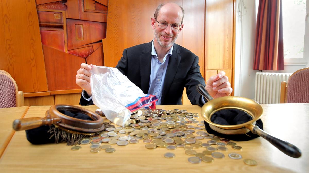 Bei GeldEinzahlung Fünf Euro Gebühr für bare Münze