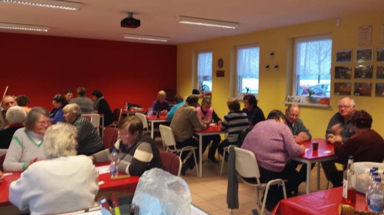 Ist Seniorenknobeln in Kuhlen oder Wendorf angesagt, bleibt kaum ein Stuhl leer.