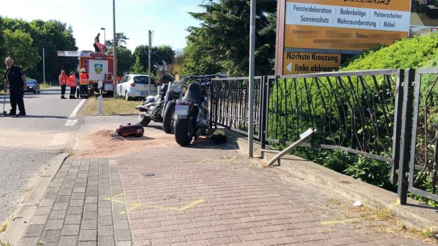 Bei dem Wende- und Überholmanöver kam es zu einem schweren Unfall Bei dem Wende- und Überholmanöver kam es zu einem schweren Unfall