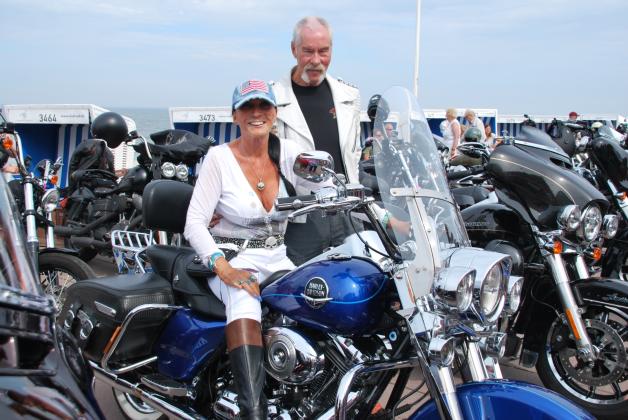 Dodo-Nataly (79) und ihr Mann teilen seit über 53 Jahren die Harley-Leidenschaft. 