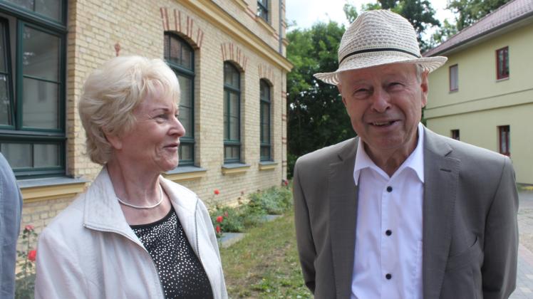 Lebte drei Jahre in Brasilien: Prof. Dr. Dr. Günter Höhne (rechts)