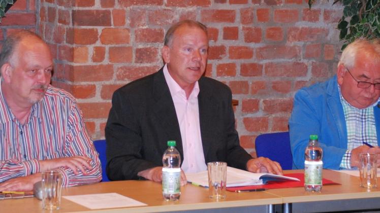 Streiter für die Gemeinden im Landkreis (v.l.): Arp Fittschen, Referent Landesverband, Kreisvorsitzender Gerd Holger Golisz und Gerhard Evers, stellvertretender Landesvorsitzender und Mitglied Kreisvorstand. 